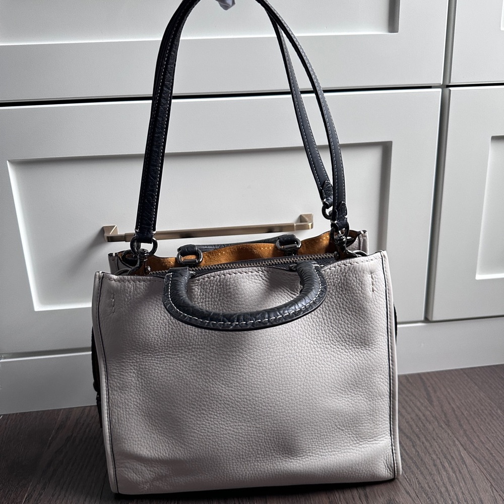 LIMITED EDITION Coach Rogue Bag / 1941 N2 RG-20315/ White with Dark Hardware - Picture 5 of 16